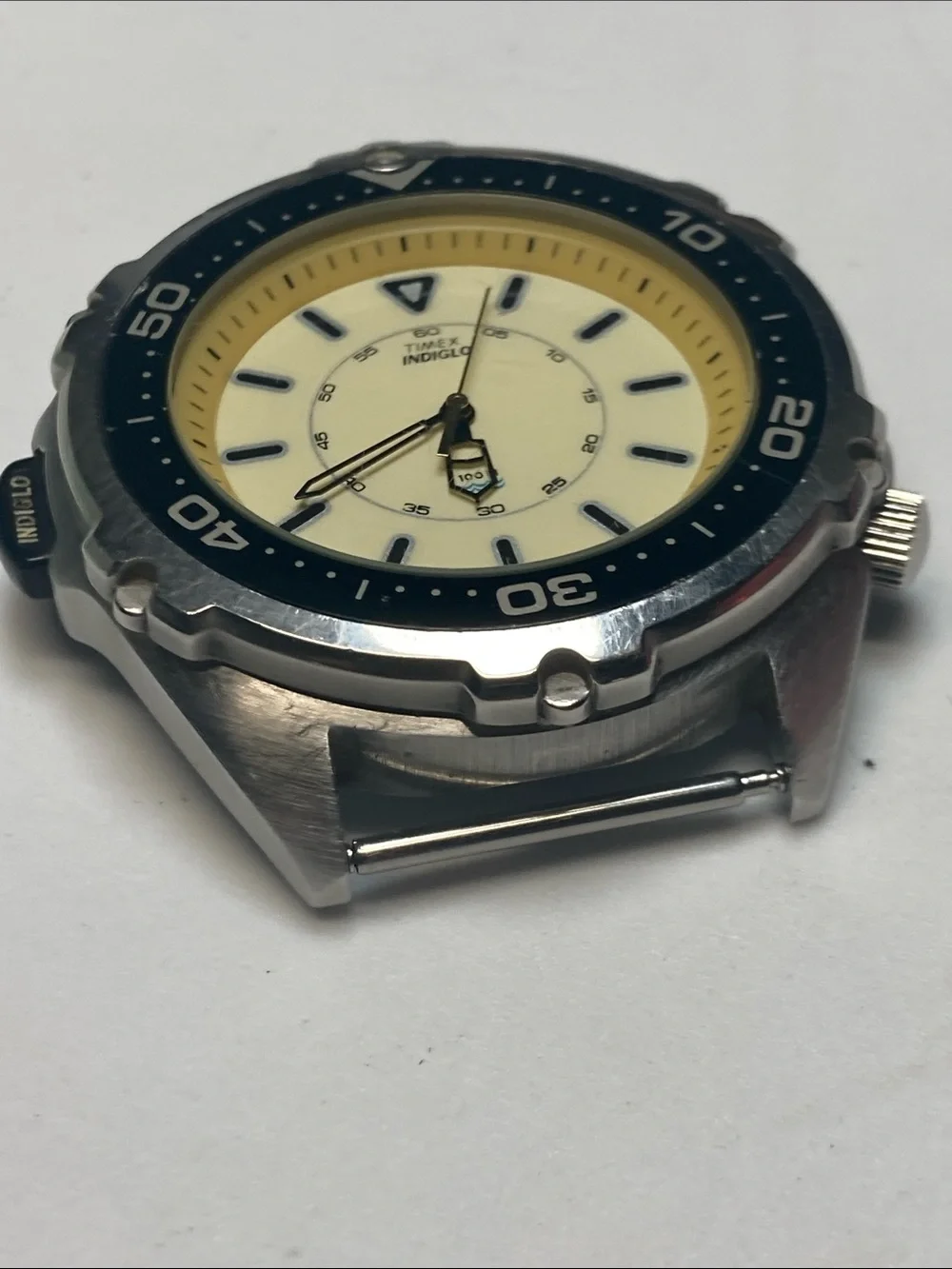Timex vintage dive Men's Watch with Cream Dial and Black Bezel, parts or restore - Picture 2 of 11
